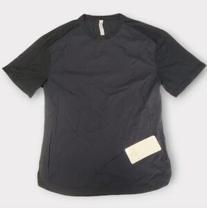 Medium - Lululemon Men's Forward Factor Short Sleeve